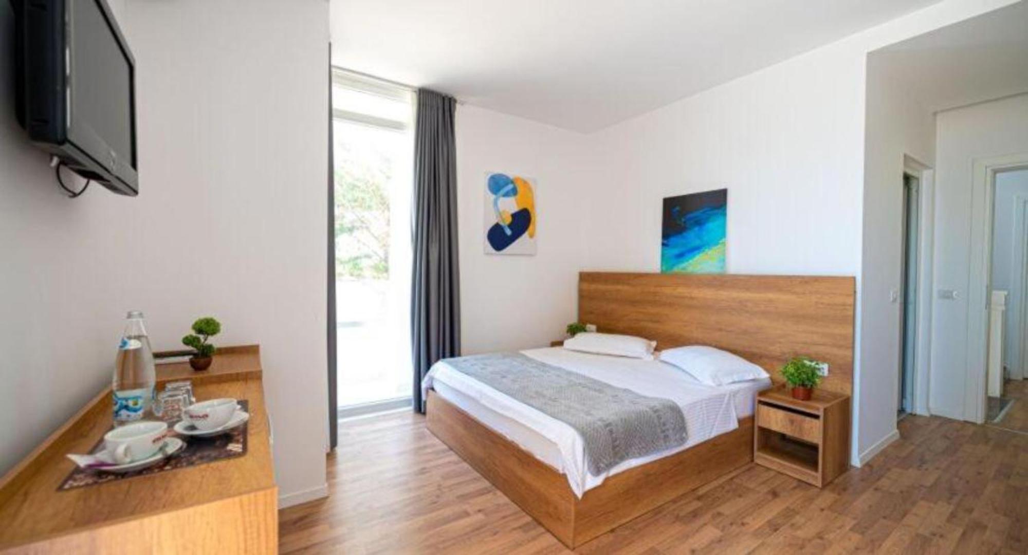 Hotel Besani Дуррес Екстер'єр фото